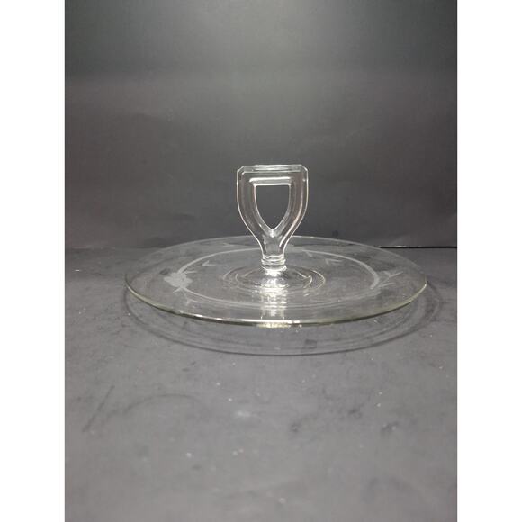 Crystal Clear Glass Tidbit Snack Platter Tray, Sandwich Dish Center Handle Plate - Picture 8 of 9